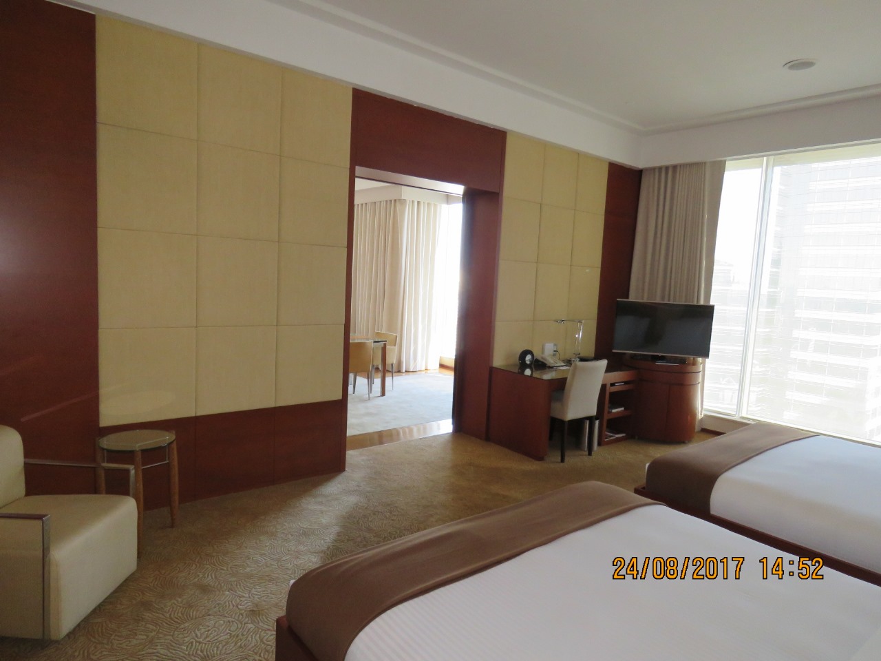 Suite (16)